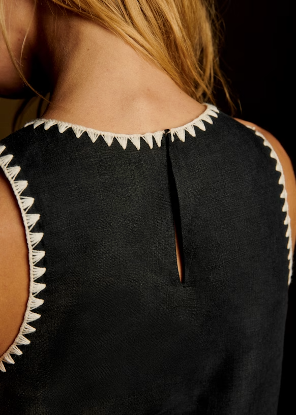 The Sleeveless Straight Dress Series